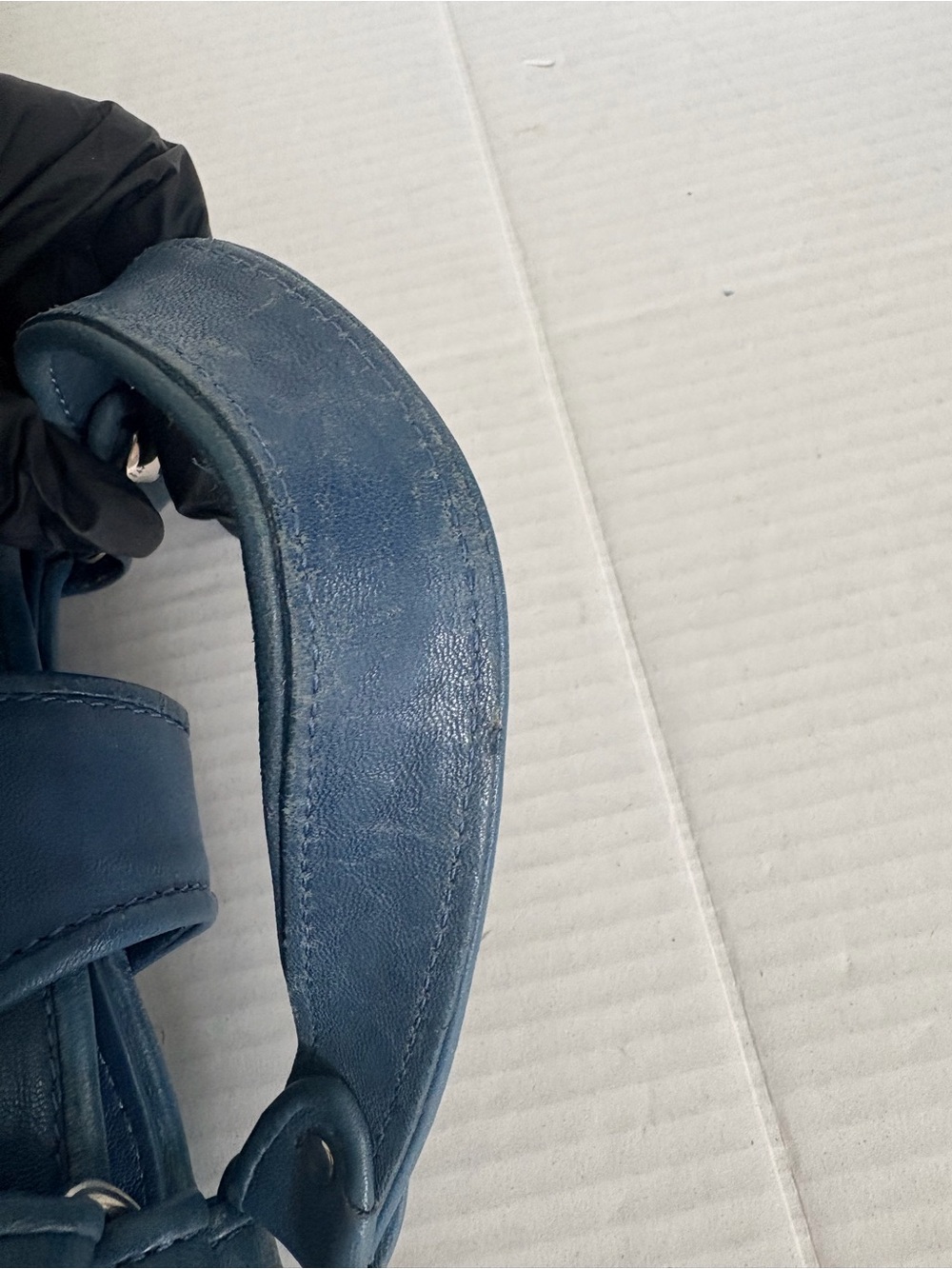 MCM Navy Blue Leather Shoulder Bag with Chain Straps - Picture 4 of 16